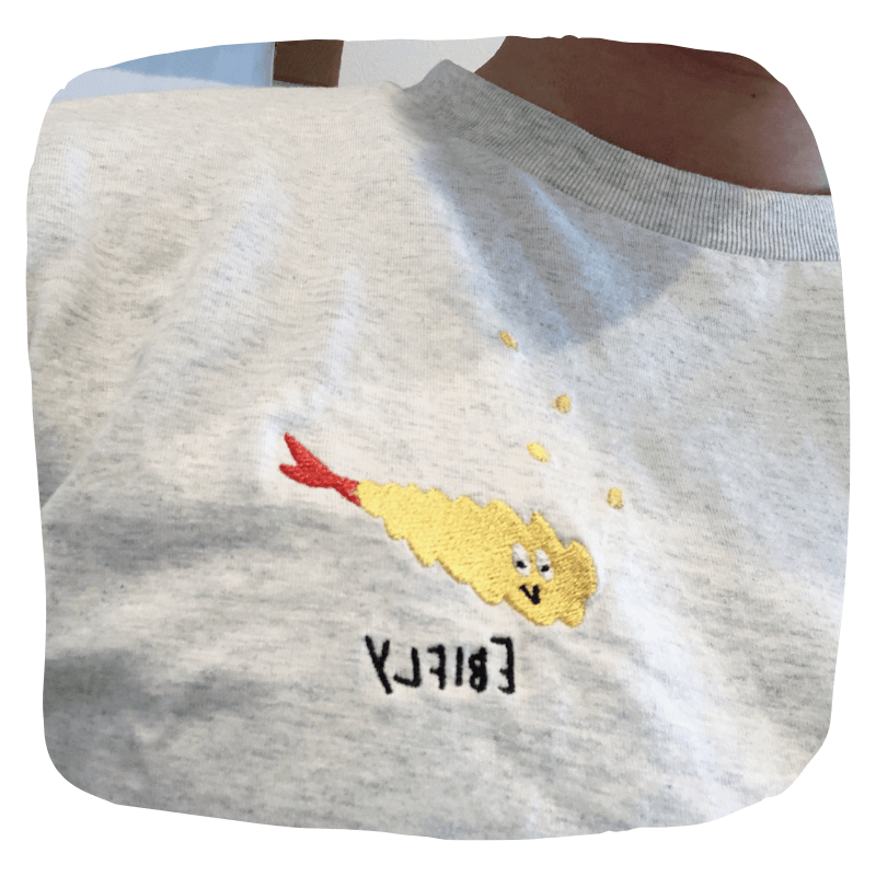Design Tshirts Store graniph (グラニフ)のキャラクターtシャツで授業!値段も安くて、 子供(キッズ)にも人気、絵本とのコラボしてるから知ってる人が多い。エビフライ可愛い!